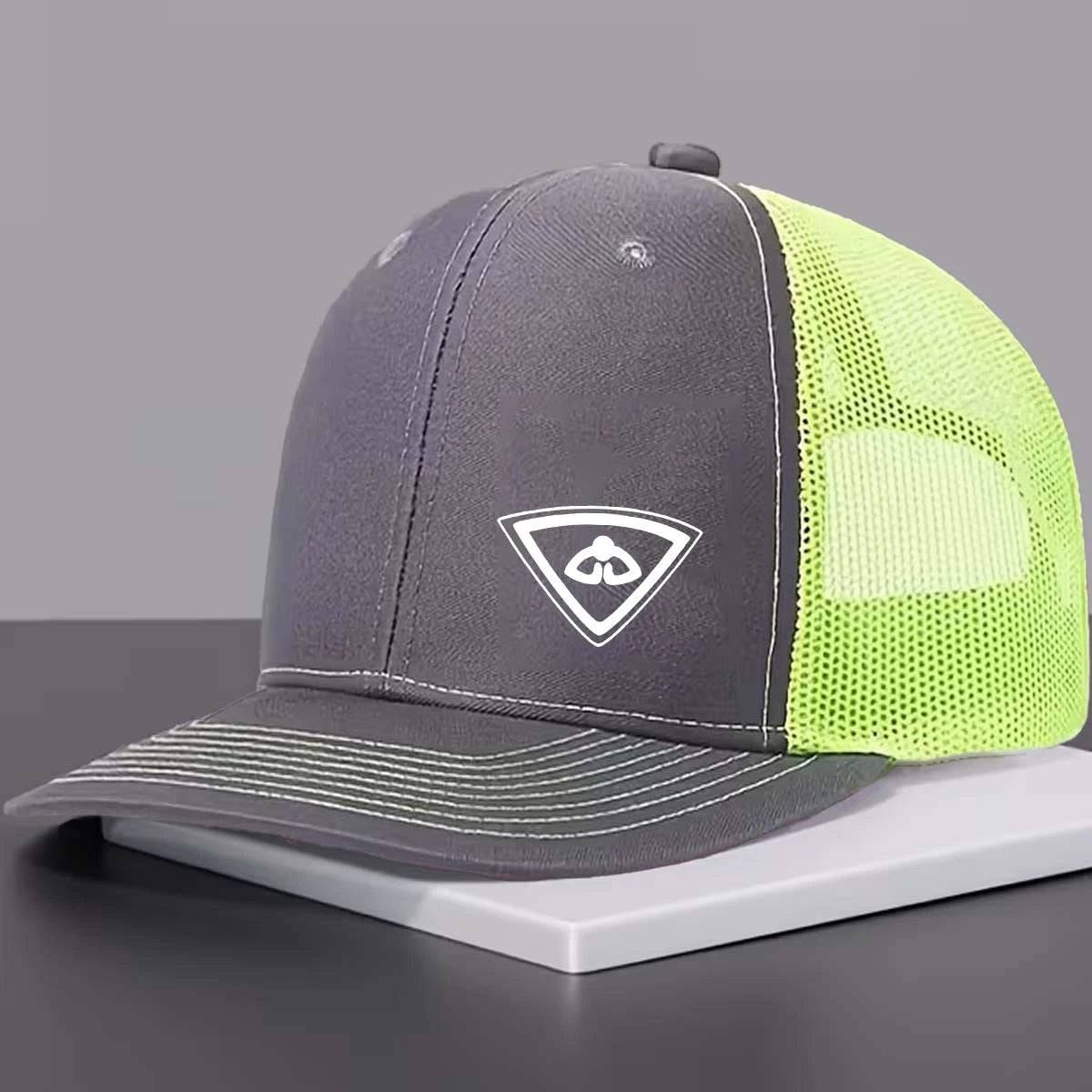 1PC Fashionable Truck Driver Hat, Prominent Logo Details, Adjustable Snap for Perfect Fit - Suitable for Daily Wear